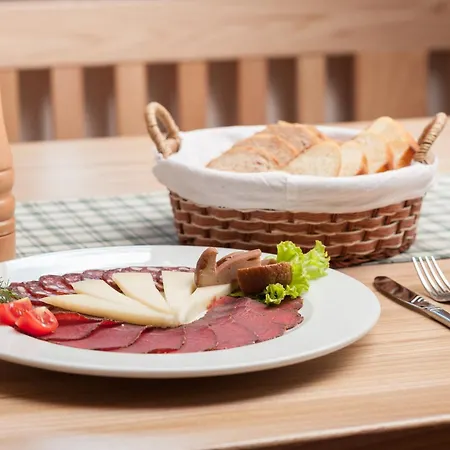 Гостевой дом Gostilna In Picerija Harlekin 3*