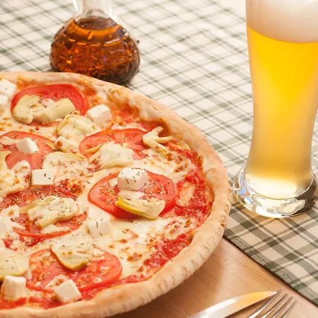 Gostilna In Picerija Harlekin Гостевой дом